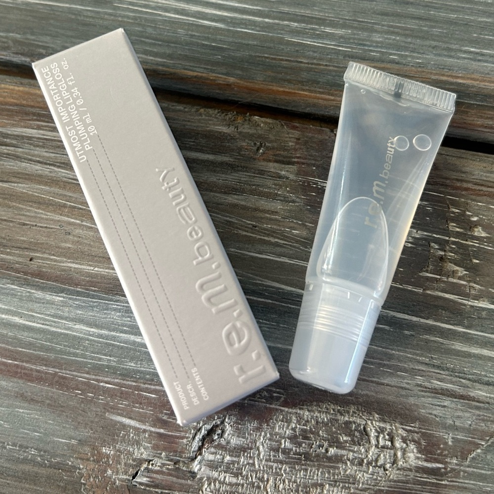 R.E.M Beauty Utmost Importance Plumping Lipgloss BNIB